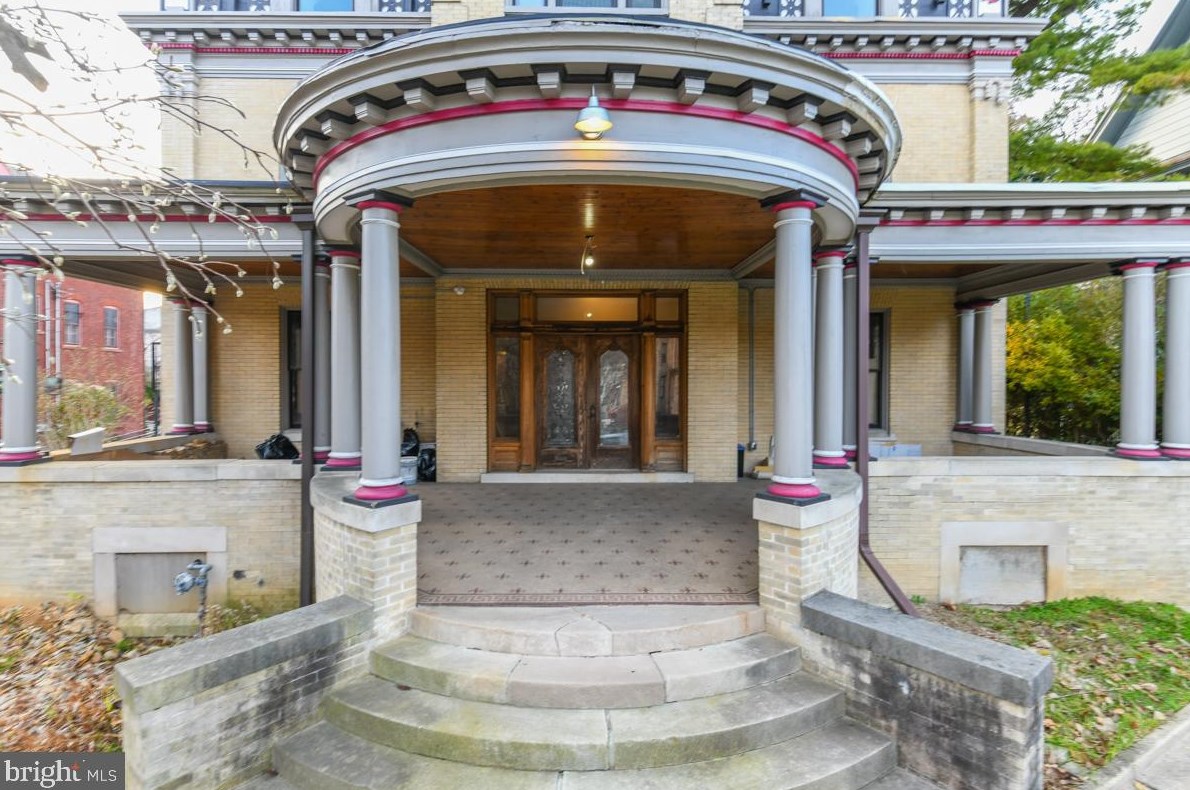 610 5th St, Reading PA  19601-2249 exterior