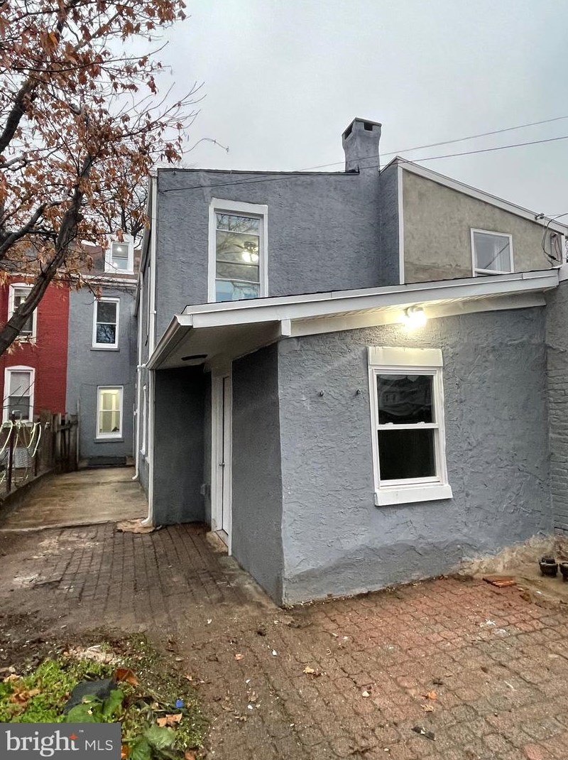 426 7th St, Reading PA  19602-2413 exterior