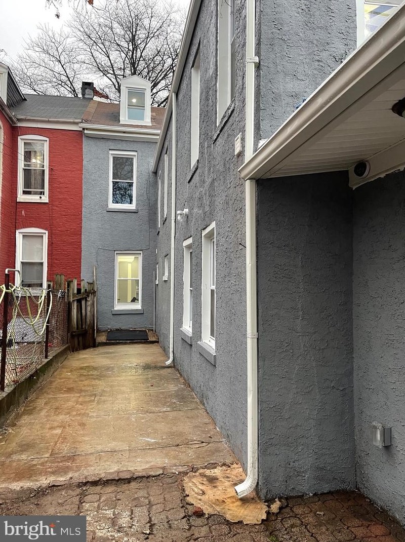 426 7th St, Reading PA  19602-2413 exterior