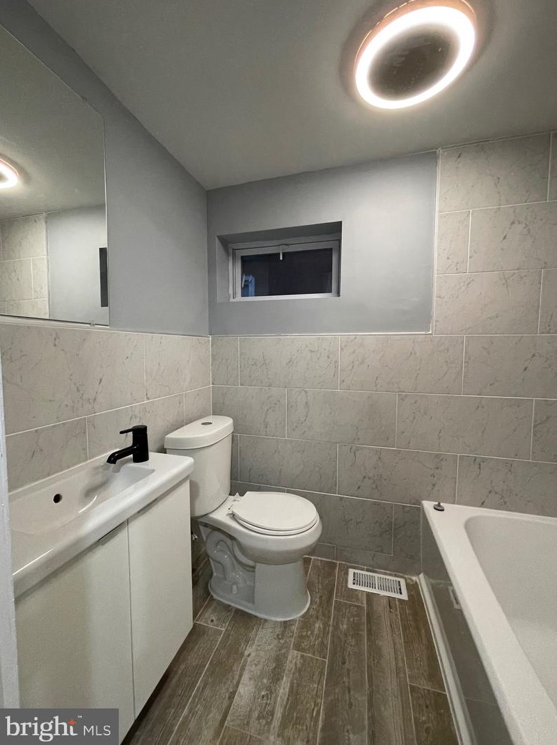 426 7th St, Reading PA  19602-2413 exterior