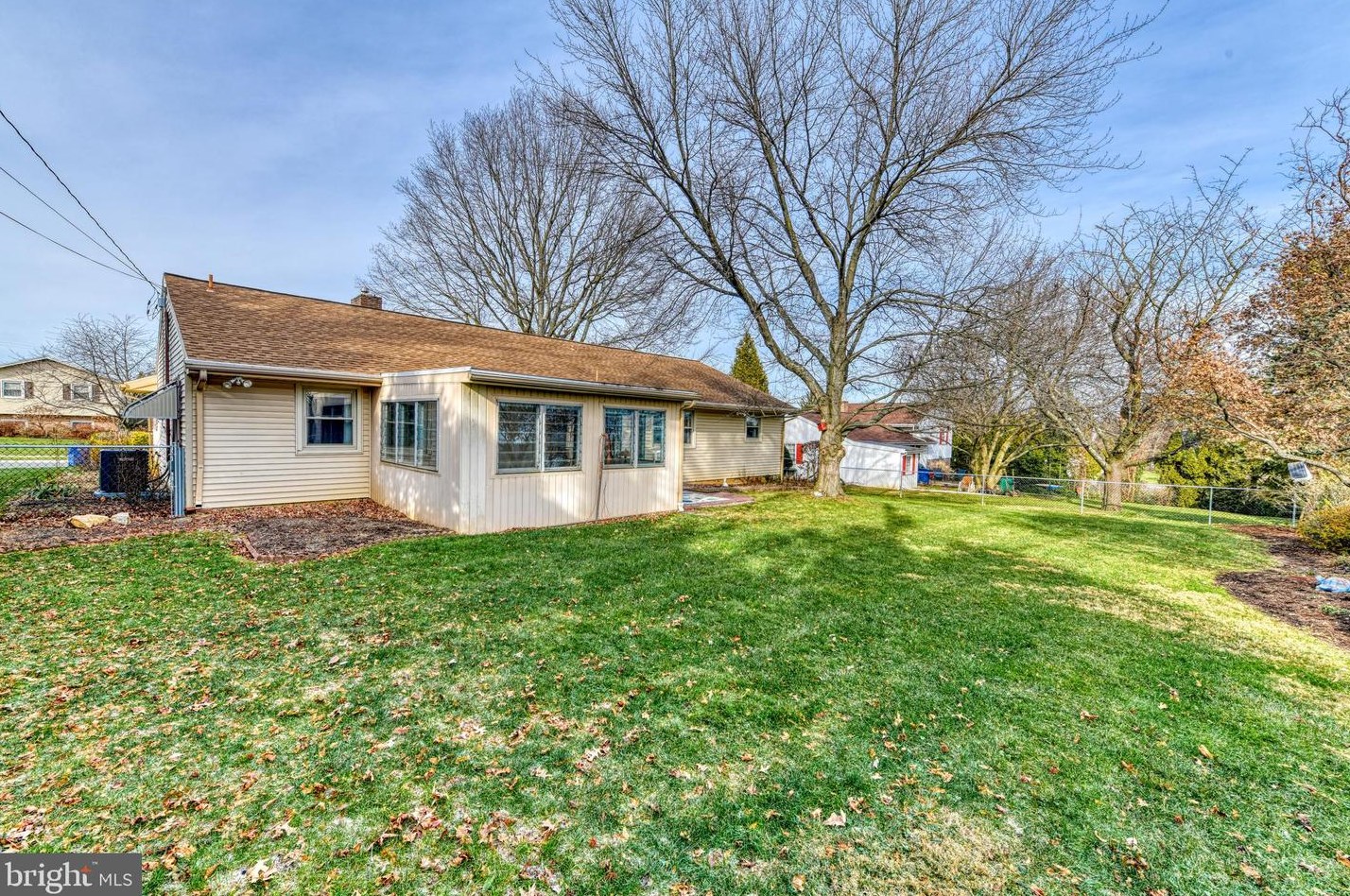 3016 Merritt Pkwy, Reading PA  19608-1014 exterior