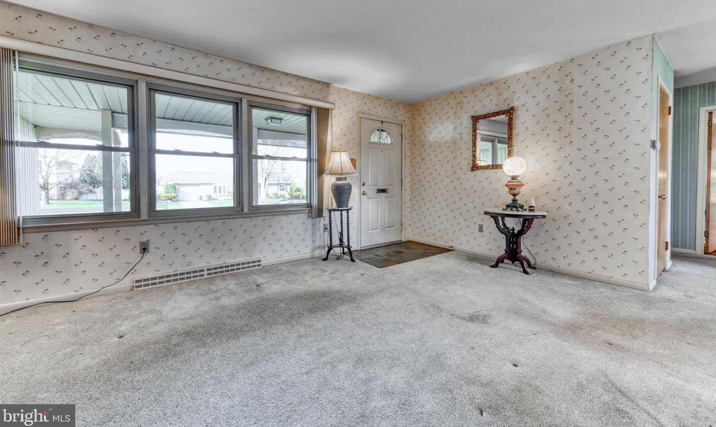 3016 Merritt Pkwy, Reading PA  19608-1014 exterior