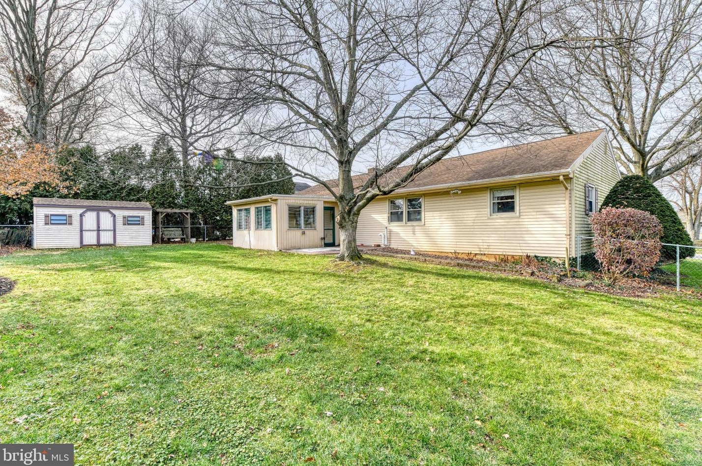 3016 Merritt Pkwy, Reading PA  19608-1014 exterior