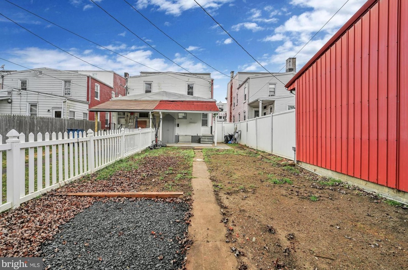 116 Park Ave, Reading PA  19605-2914 exterior