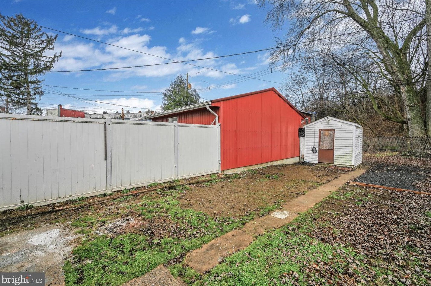 116 Park Ave, Reading PA  19605-2914 exterior