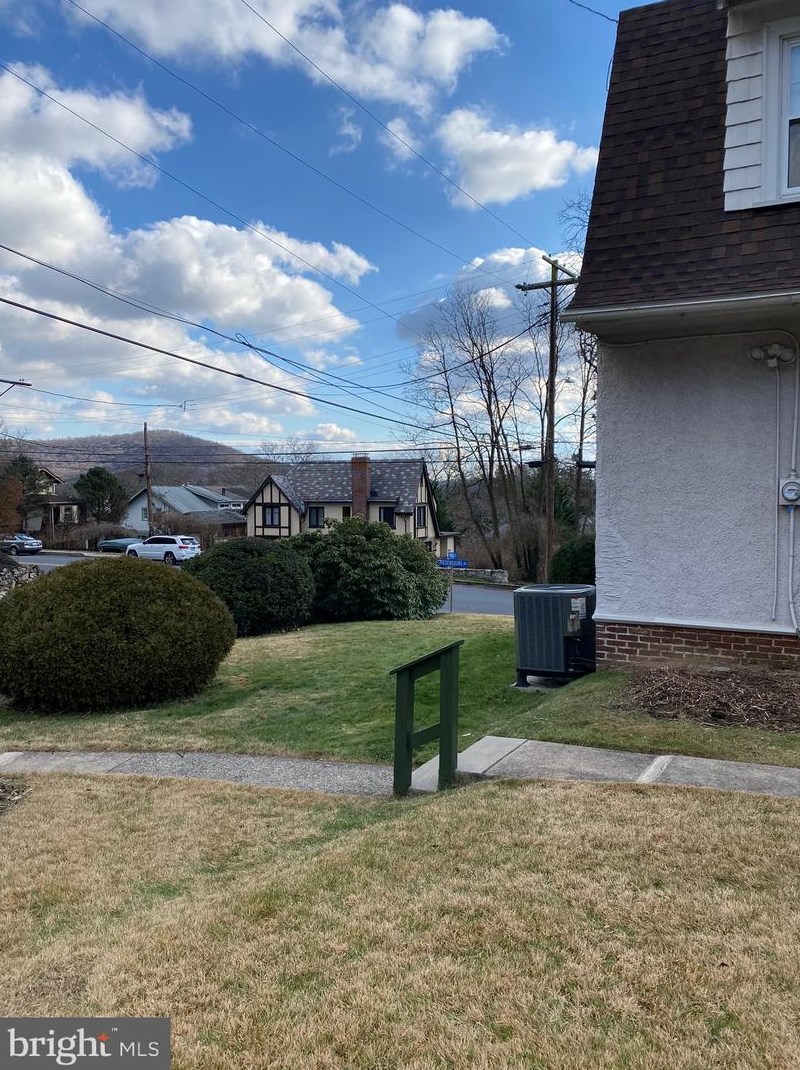 424 Friedensburg Rd, Reading PA  19606-1513 exterior