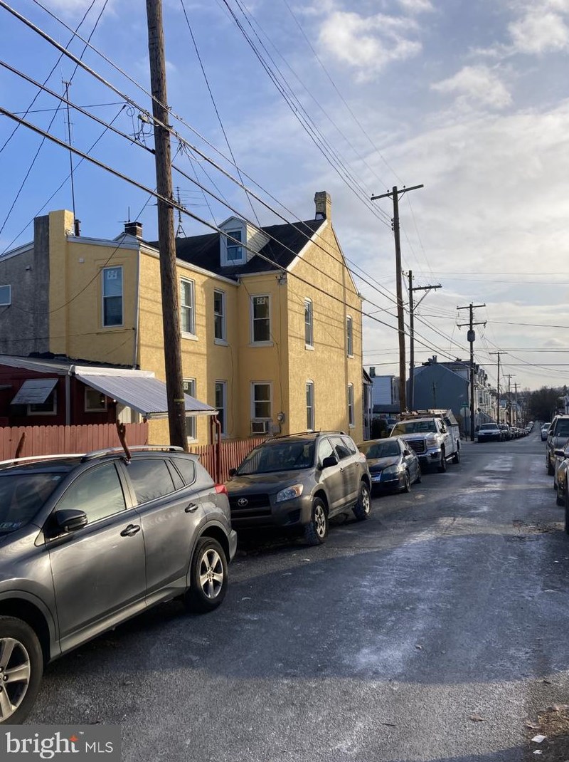 531 Spring St, Reading PA  19601-1808 exterior