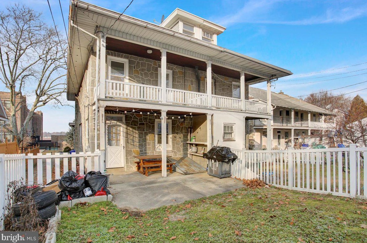 1225 13th St, Reading PA  19604-2018 exterior