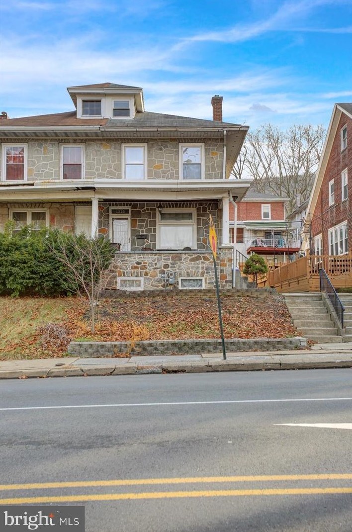 1225 13th St, Reading PA  19604-2018 exterior