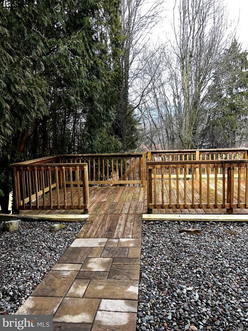 1029 Deer Run, Reading PA  19606-1126 exterior