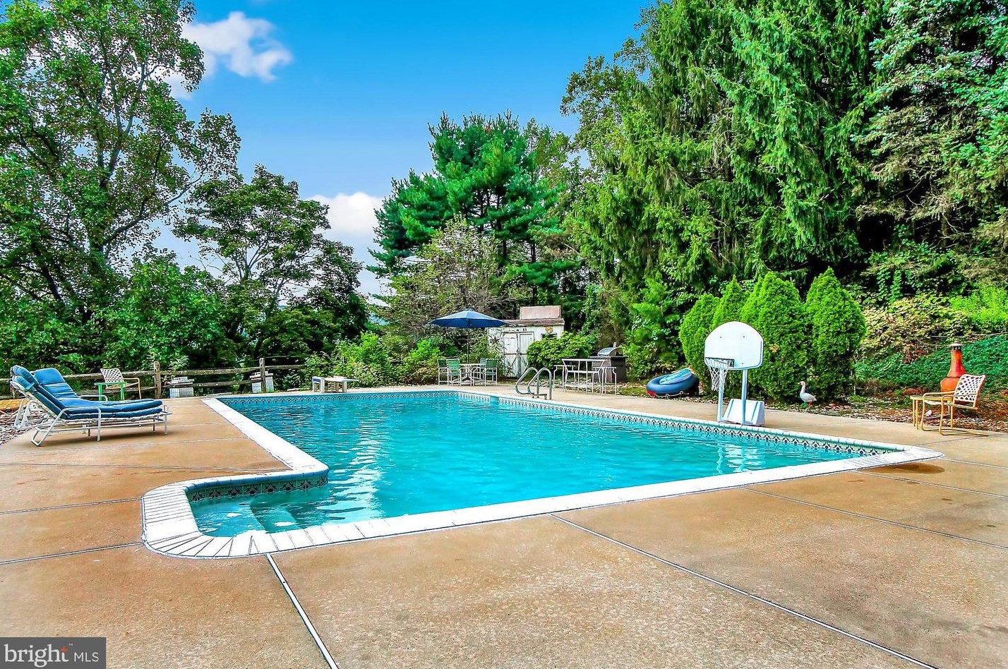 450 Fountain Ave, Reading PA  19606-1522 exterior