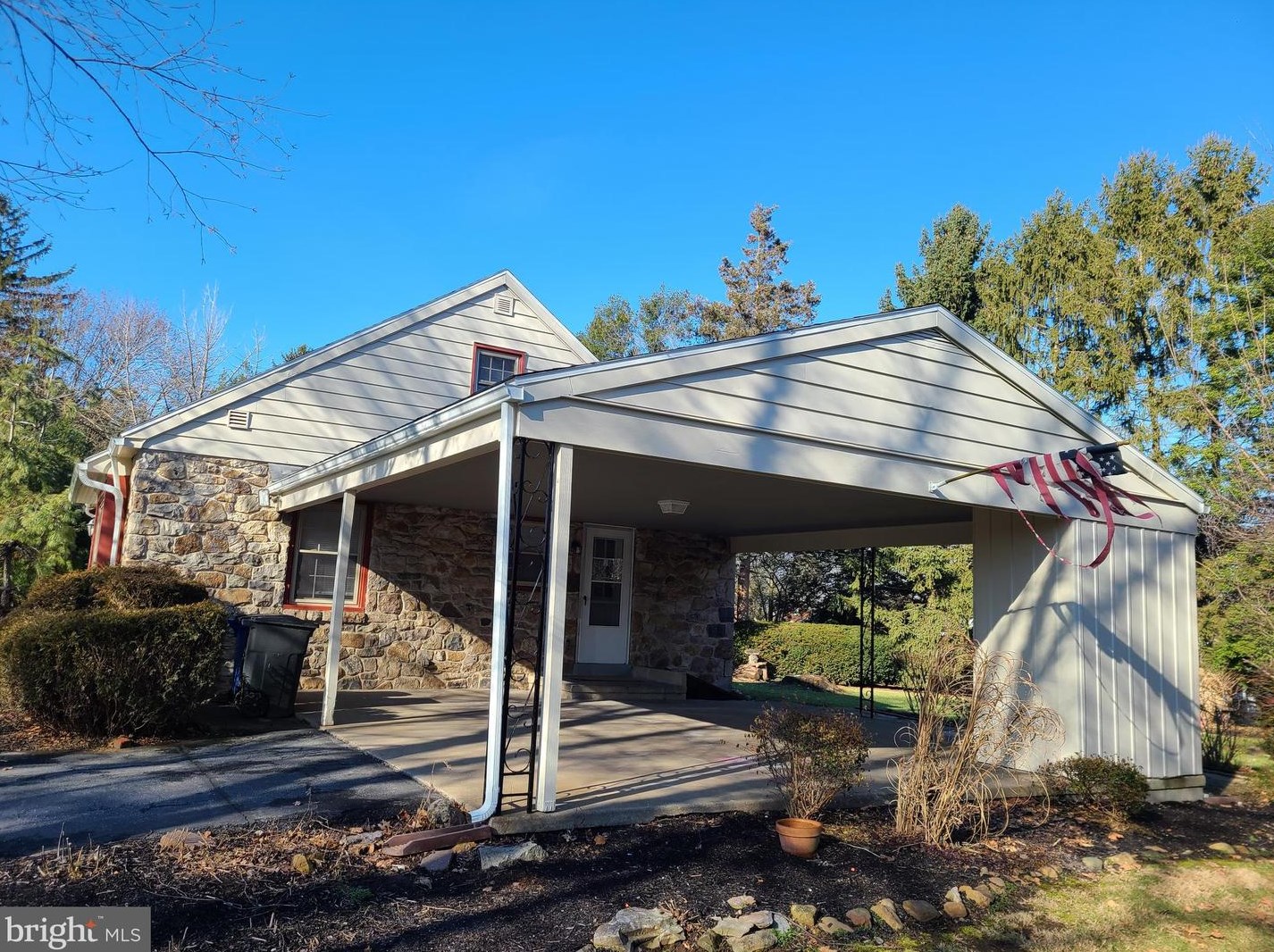 211 Taft Ave, Reading PA  19605-2123 exterior
