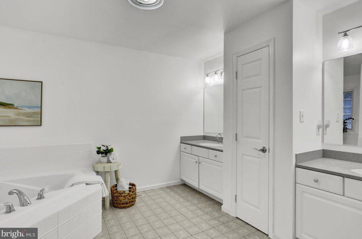 61 Shea Dr, Hummels Store PA  19540-9272 exterior