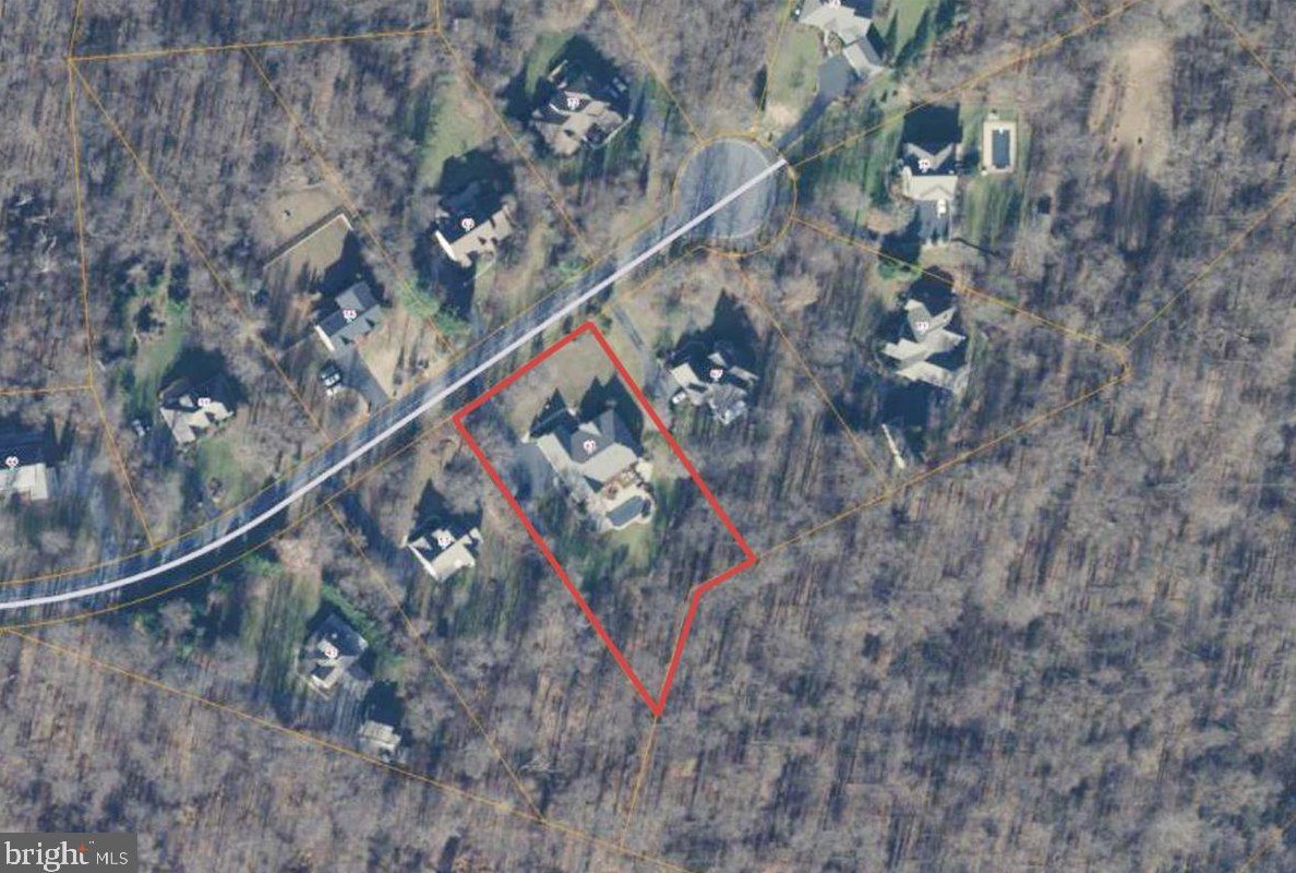 61 Shea Dr, Hummels Store PA  19540-9272 exterior