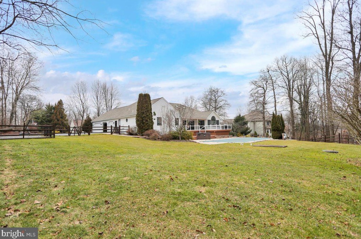 61 Shea Dr, Hummels Store PA  19540-9272 exterior