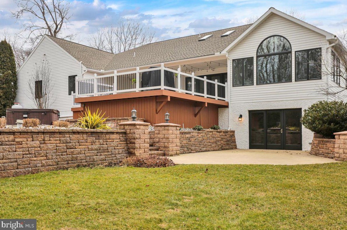 61 Shea Dr, Hummels Store PA  19540-9272 exterior