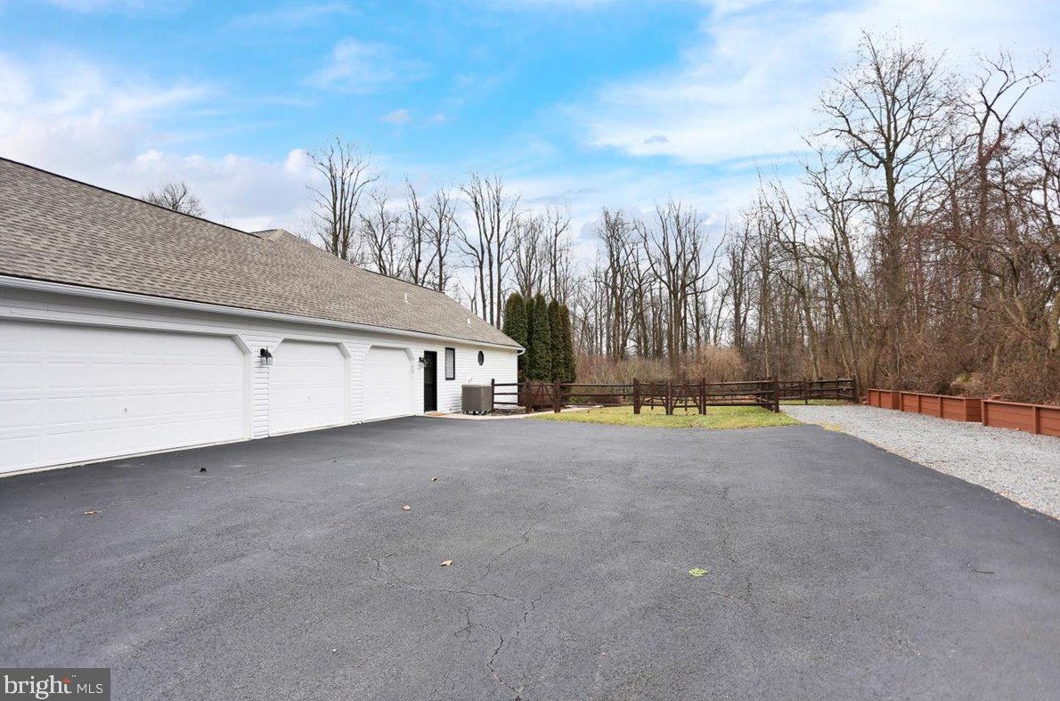 61 Shea Dr, Hummels Store PA  19540-9272 exterior