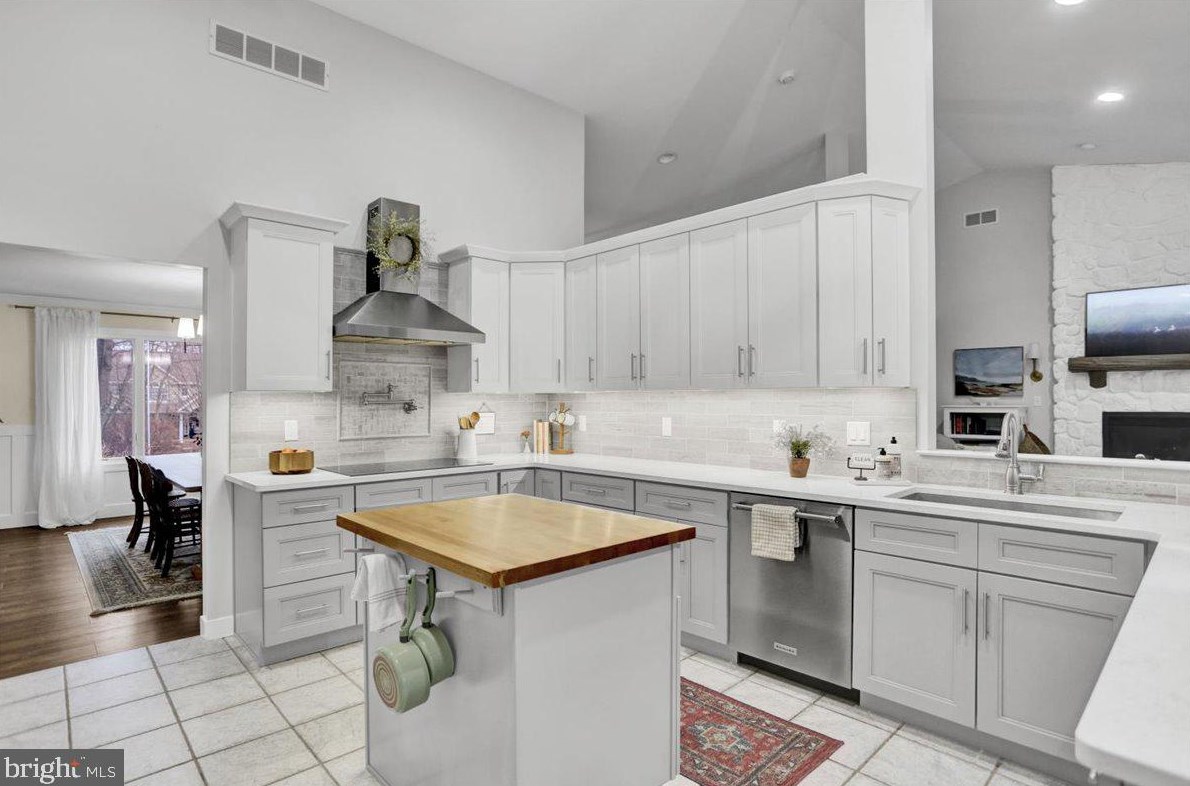 61 Shea Dr, Hummels Store PA  19540-9272 exterior