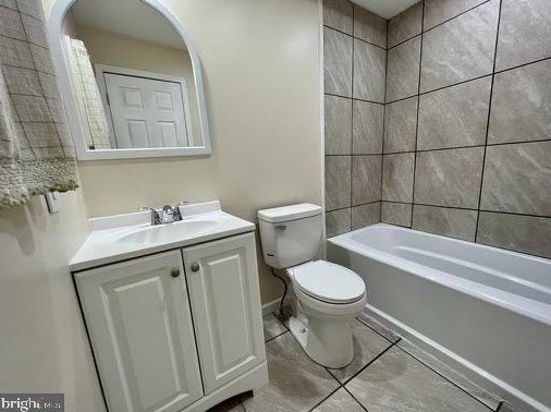 906 Locust St, Reading PA  19604-2327 exterior