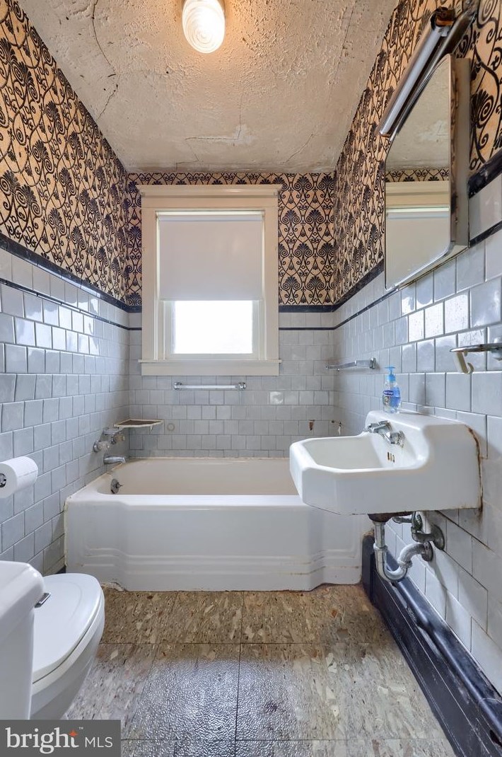 1434 Brooke Blvd, Reading PA  19607-2050 exterior