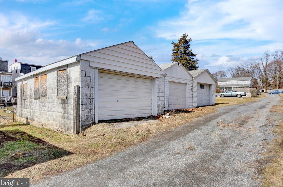 217 Pennwyn Pl, Reading PA  19607-3244 exterior