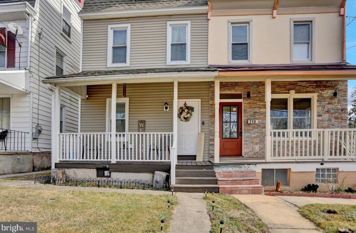 217 Pennwyn Pl, Reading PA  19607-3244 exterior