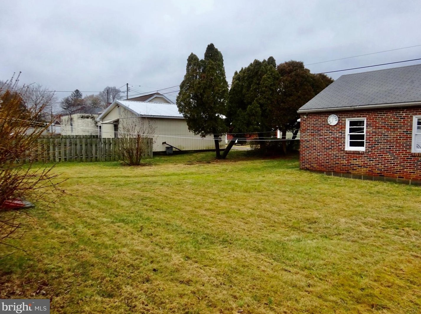 1331 Brooke Blvd, Reading PA  19607-2003 exterior