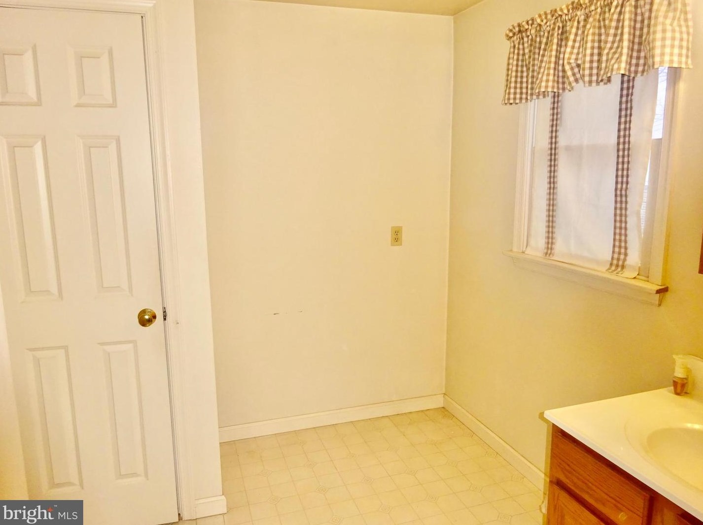 1331 Brooke Blvd, Reading PA  19607-2003 exterior