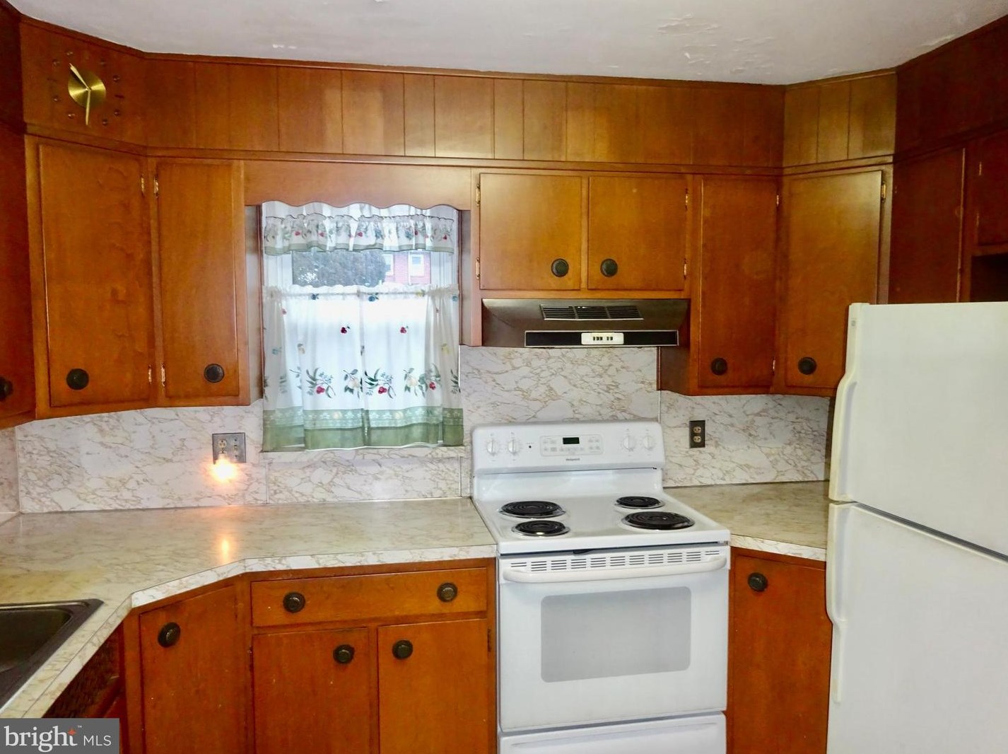 1331 Brooke Blvd, Reading PA  19607-2003 exterior