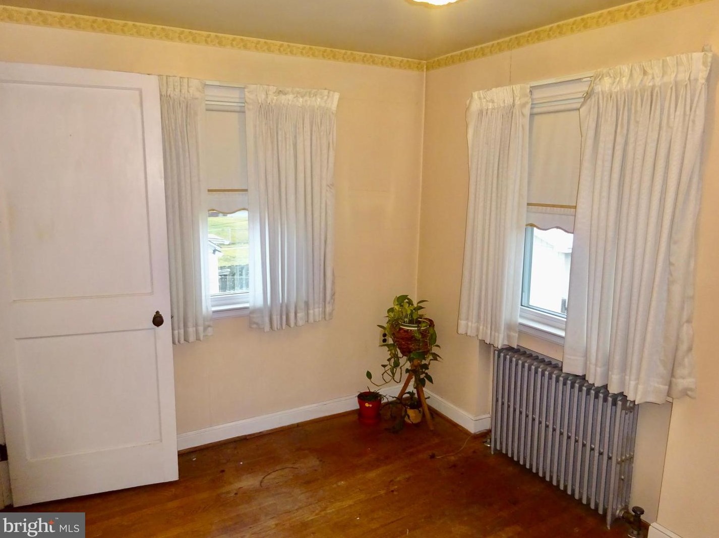 1331 Brooke Blvd, Reading PA  19607-2003 exterior