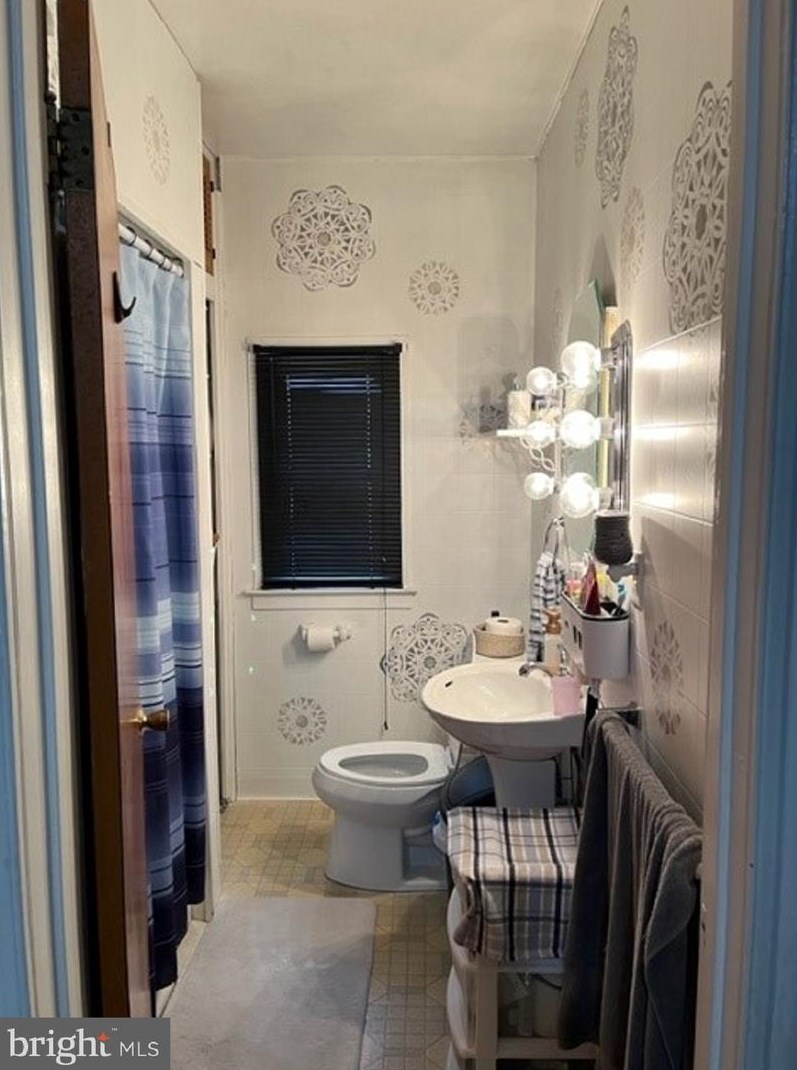 76 Chestnut St, Hummels Store PA 19540-1601 exterior