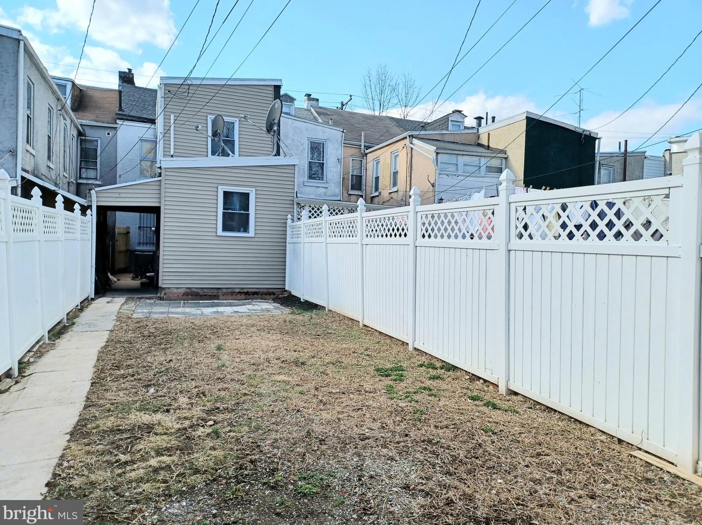 515 6th St, Reading PA  19601-3085 exterior