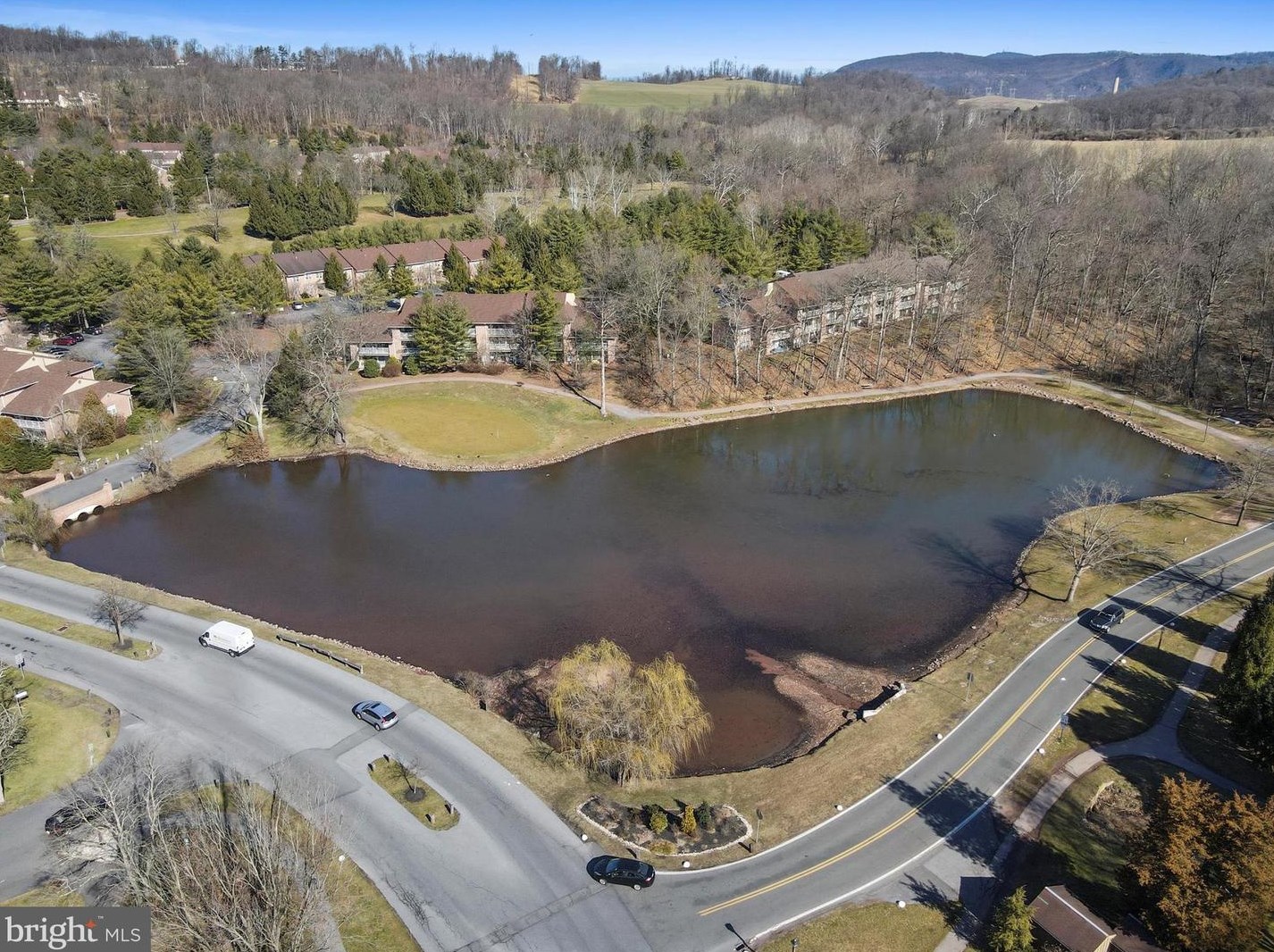 16 Muirfield Dr, Reading PA  19607-3349 exterior