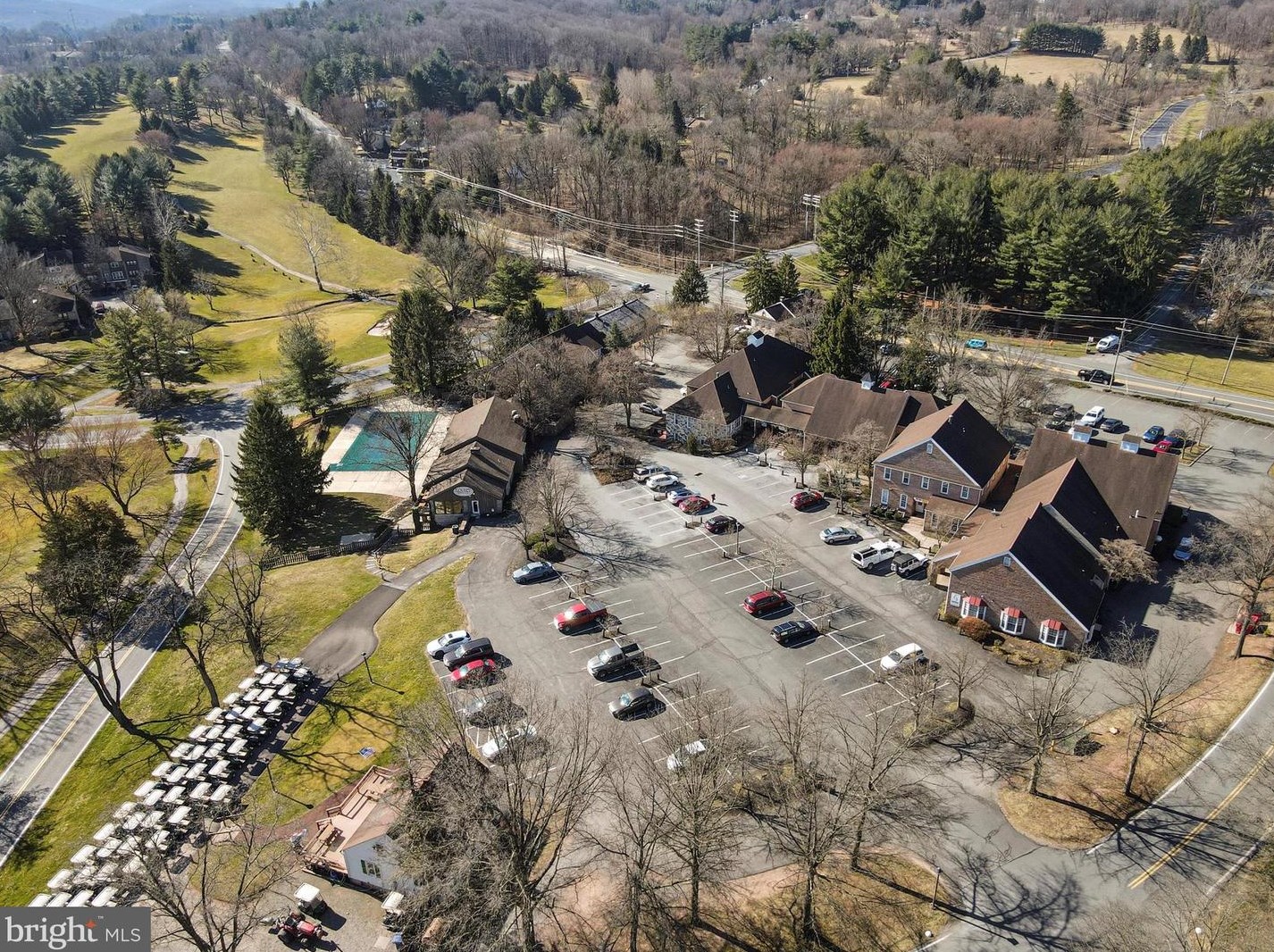 16 Muirfield Dr, Reading PA  19607-3349 exterior