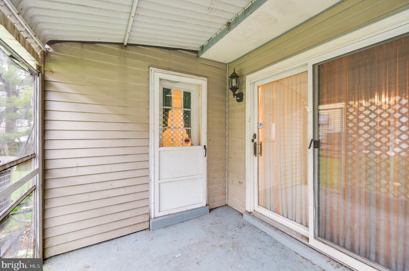 10 Nassau Ct, Reading PA  19607-1411 exterior