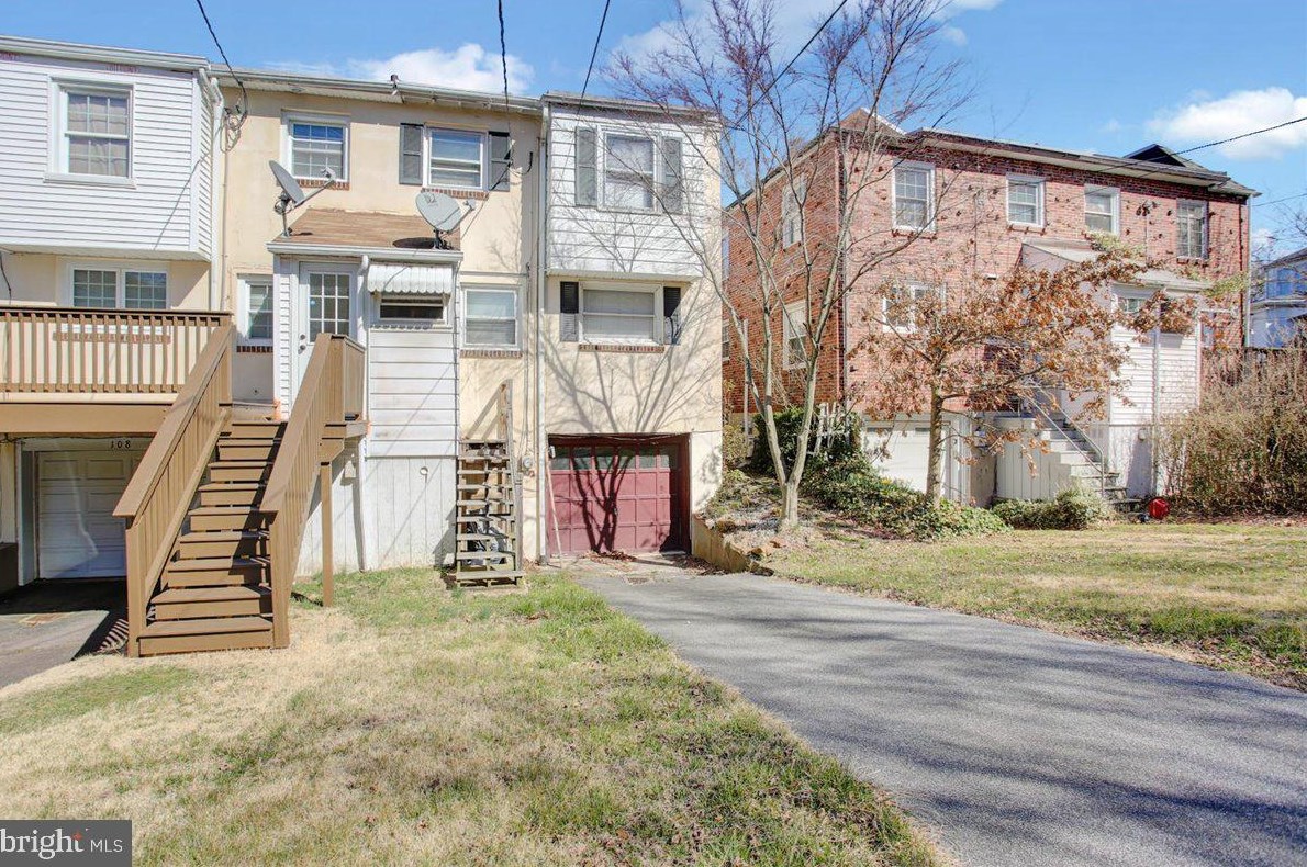 106 Hollywood Ave, Reading PA  19606-2125 exterior