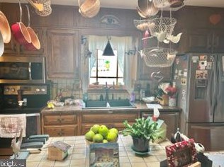 803 Burkey Dr, Reading PA  19610-1511 exterior