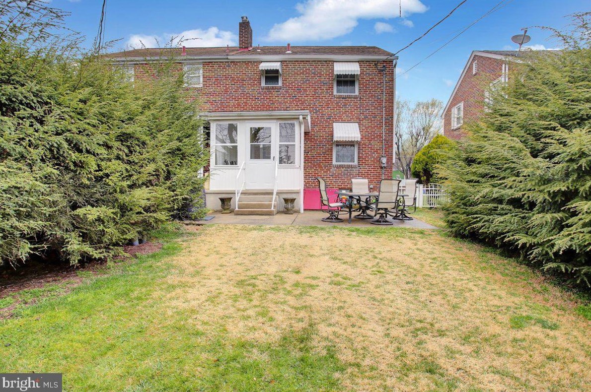 1210 Gregg Ave, Reading PA  19607-1608 exterior