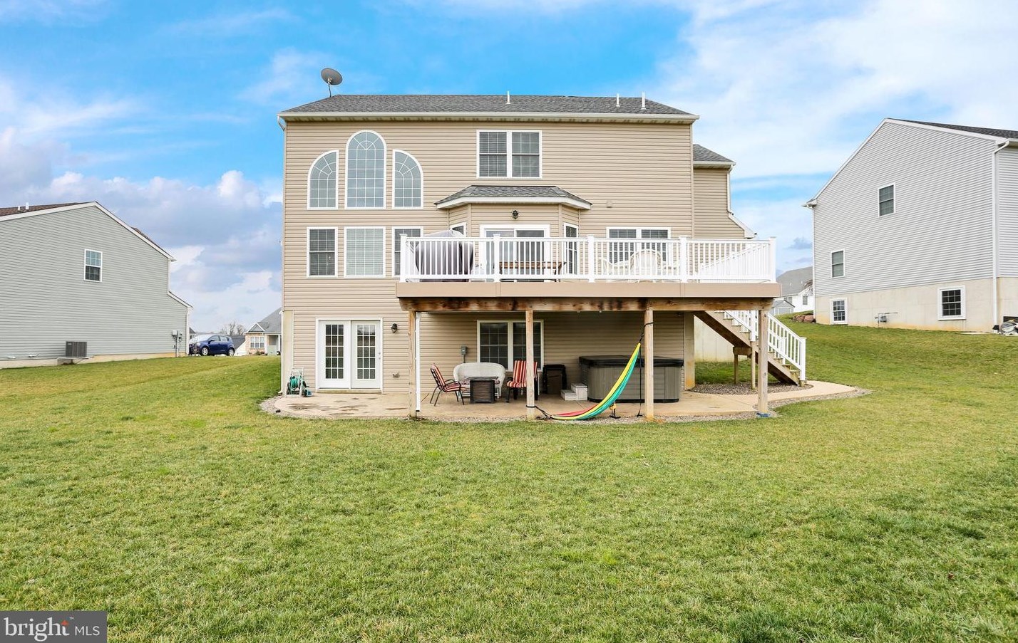 113 Edinboro Ln, Reading PA  19605-7015 exterior