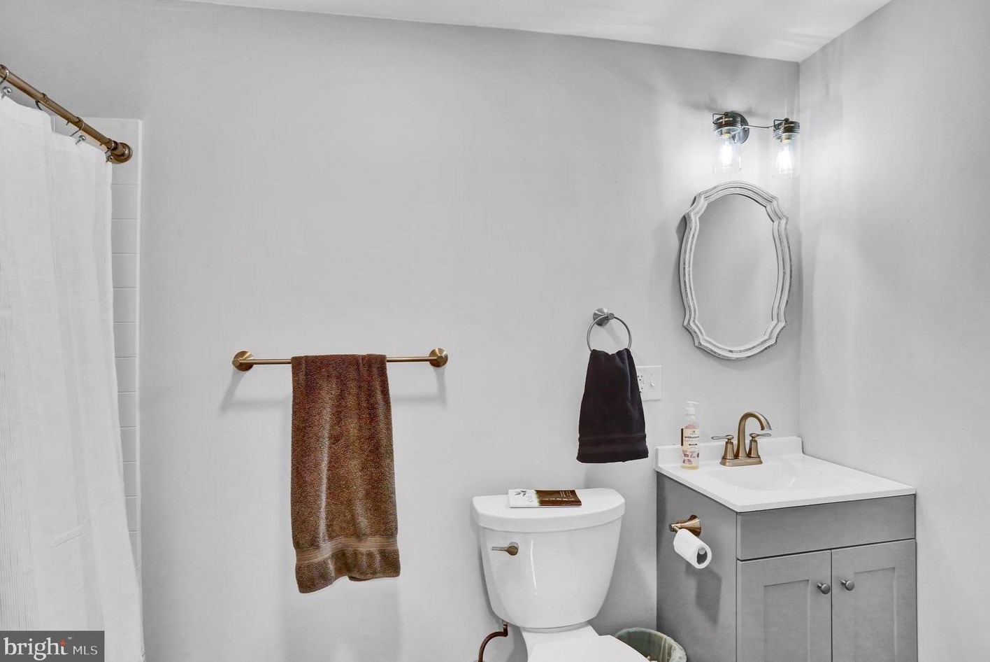 113 Edinboro Ln, Reading PA  19605-7015 exterior