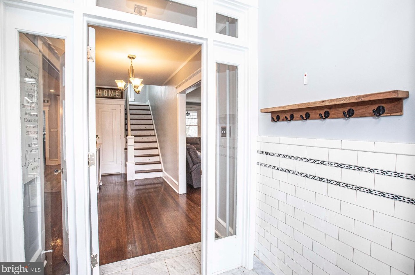 1548 Dauphin Ave, Reading PA  19610-2118 exterior