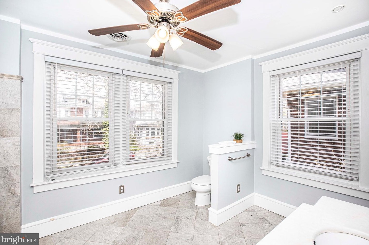 1548 Dauphin Ave, Reading PA  19610-2118 exterior