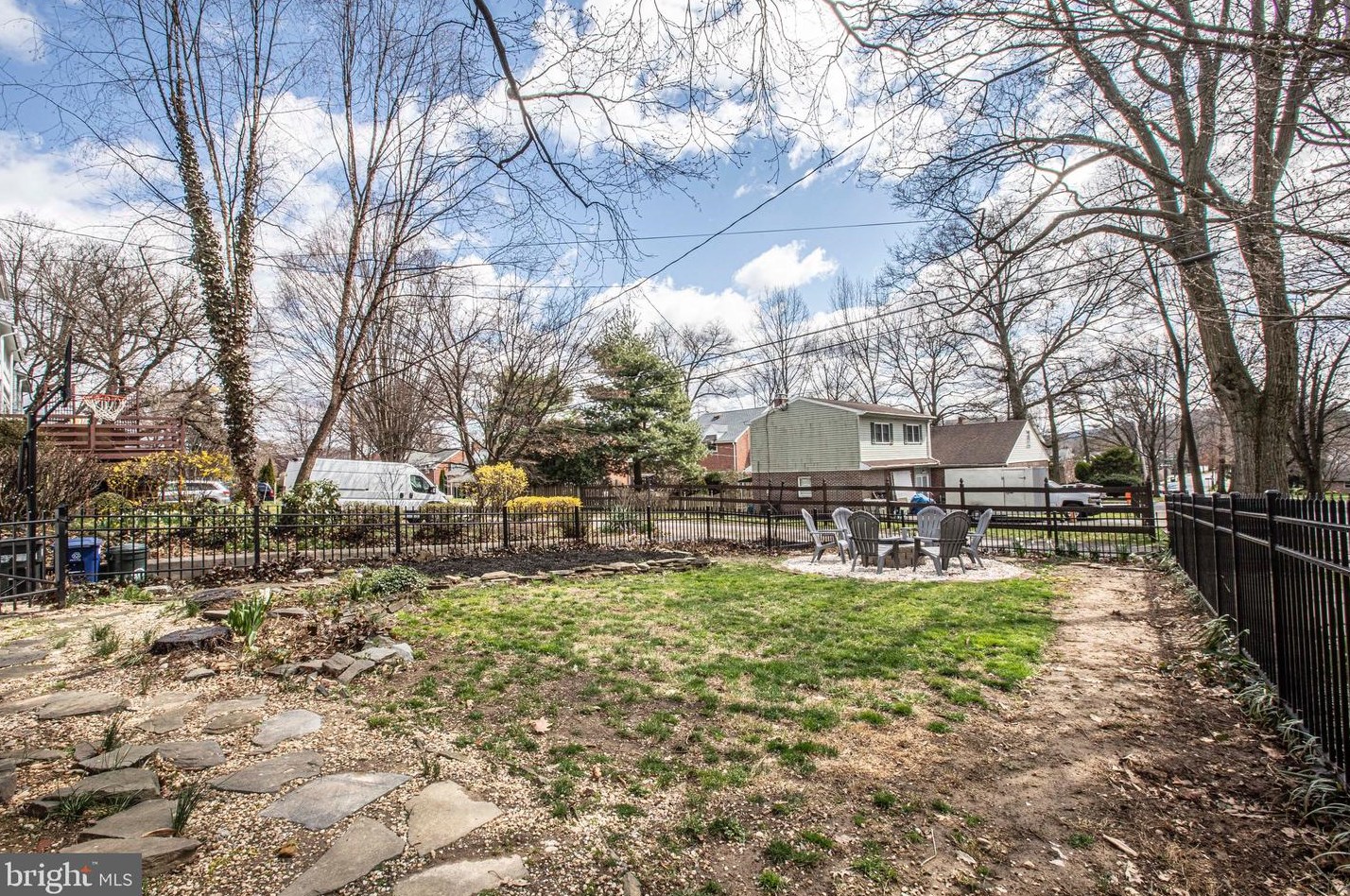 1548 Dauphin Ave, Reading PA  19610-2118 exterior