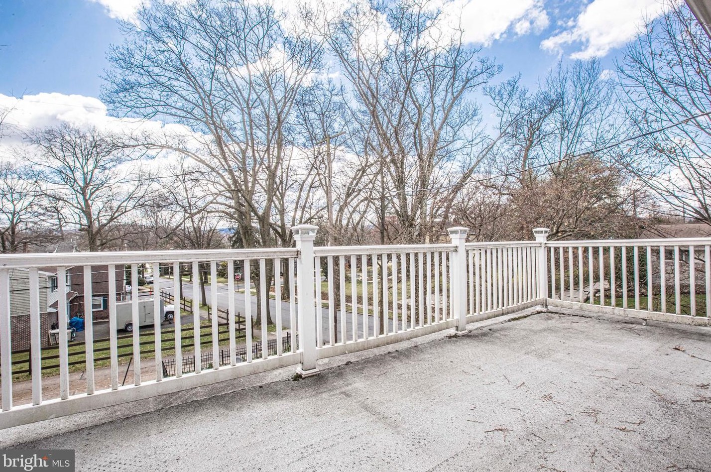 1548 Dauphin Ave, Reading PA  19610-2118 exterior