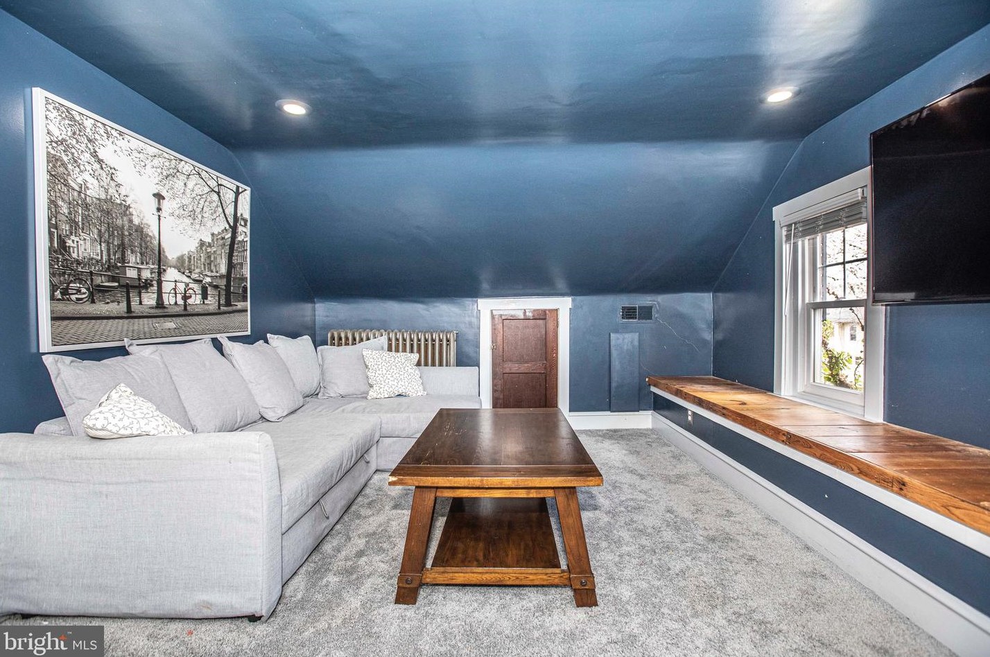 1548 Dauphin Ave, Reading PA  19610-2118 exterior