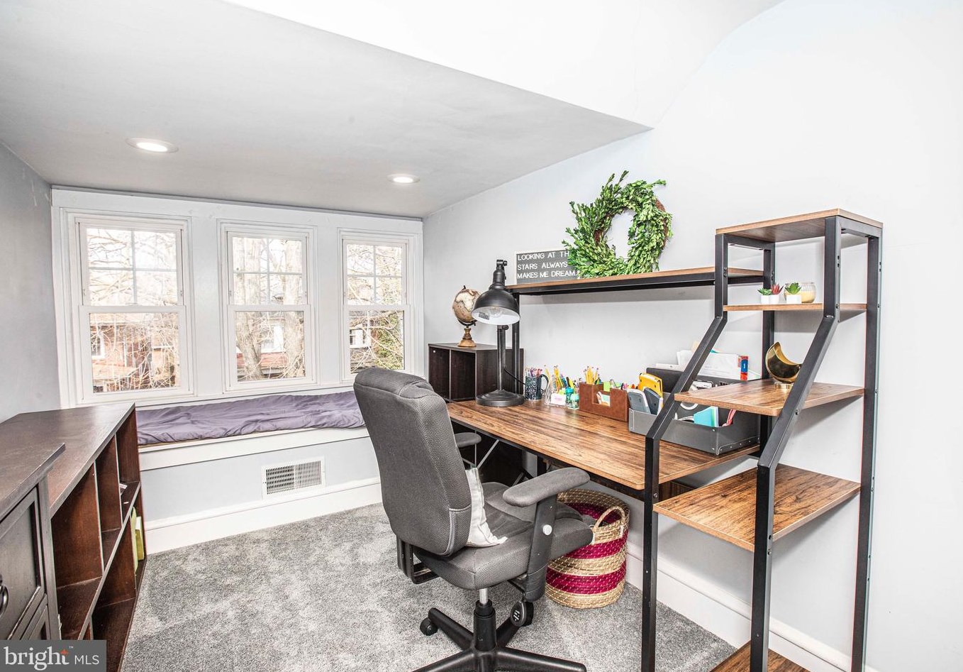 1548 Dauphin Ave, Reading PA  19610-2118 exterior