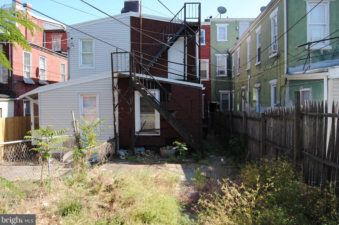 227 Walnut St, Reading PA  19607-2621 exterior