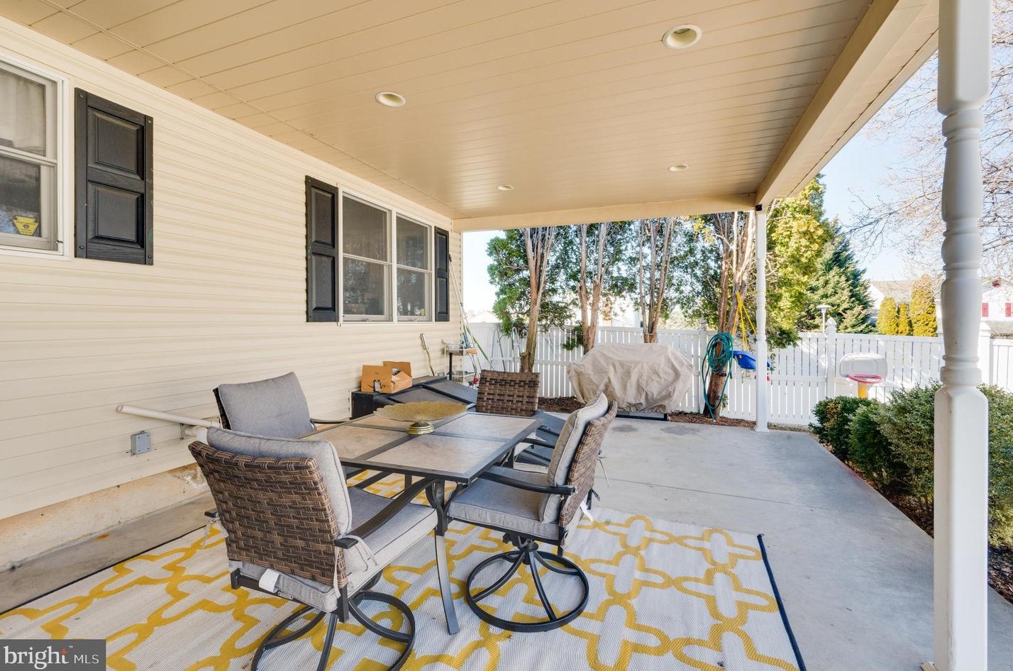 1061 Boeshore Cir, Reading PA  19605-1174 exterior
