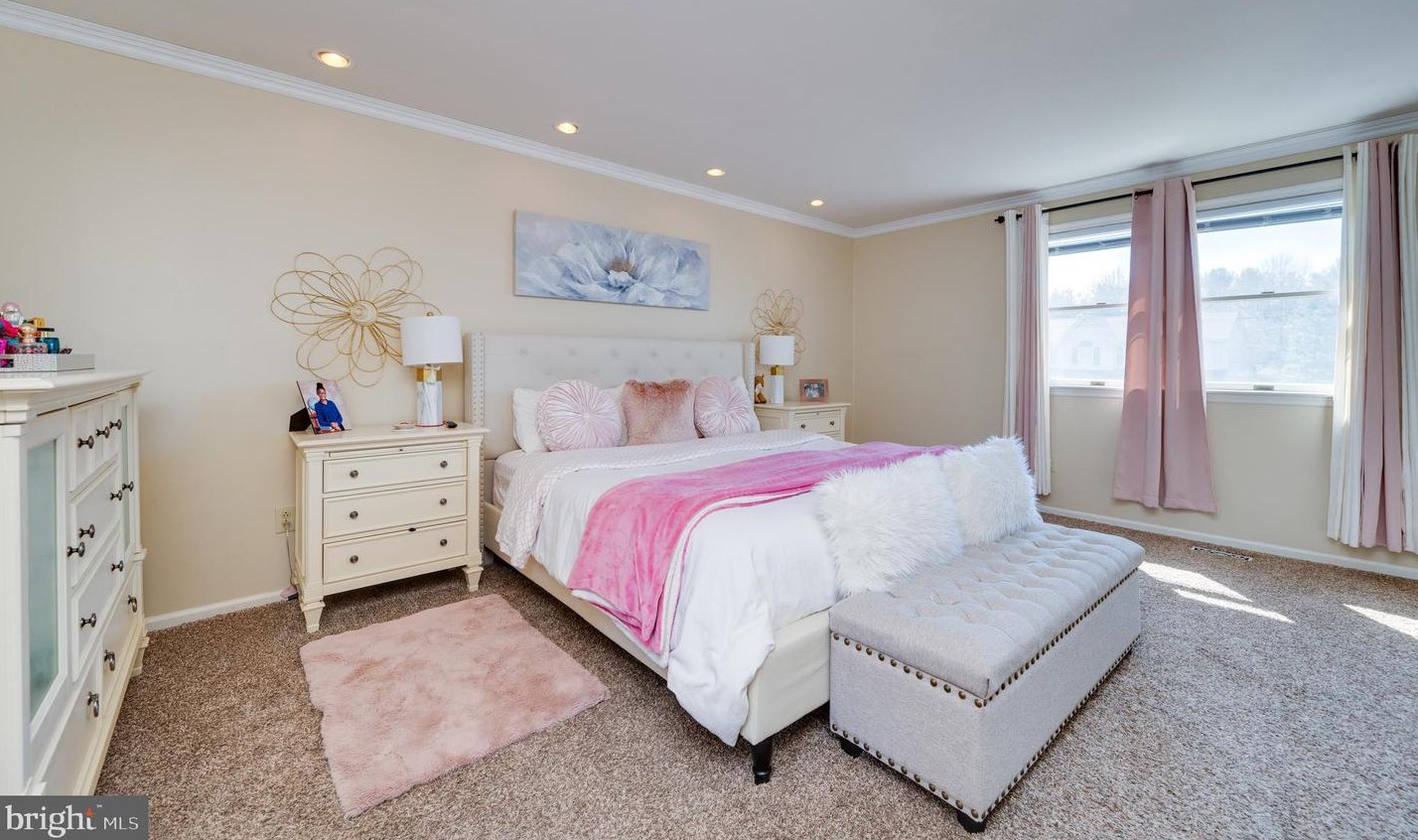 1061 Boeshore Cir, Reading PA  19605-1174 exterior