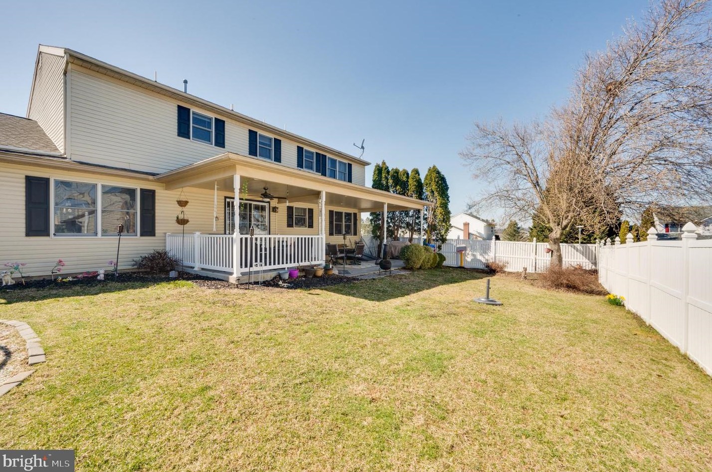 1061 Boeshore Cir, Reading PA  19605-1174 exterior